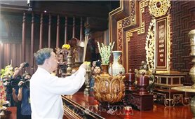 Tổng Bí thư Tô Lâm dâng hương tưởng niệm các Anh hùng, Liệt sĩ tại Điện Biên