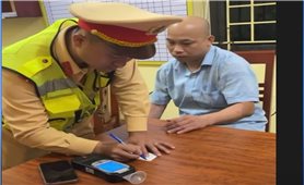 Phó Bí thư Đảng ủy xã lái xe biển xanh tông chết người