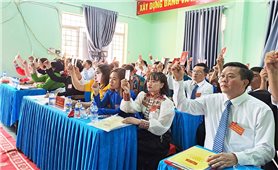 Xã biên giới “đổi” hoa mừng Đại hội thành quà cho học sinh nghèo