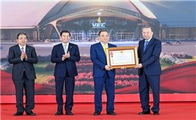 Vingroup nhận Huân chương Lao động hạng Nhất vì thành tích đặc biệt xuất sắc tại Trung tâm Hội chợ Triển lãm Quốc gia