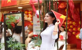 Cần Thơ rực rỡ sắc cờ dịp Quốc Khánh, người trẻ háo hức lan tỏa tình yêu Tổ quốc