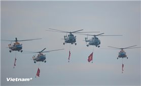 Mãn nhãn với hình ảnh dàn máy bay chao lượn trên bầu trời Ba Đình