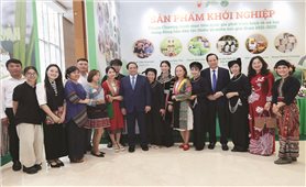 Khơi thông nguồn lực thắp sáng tương lai vùng đồng bào DTTS