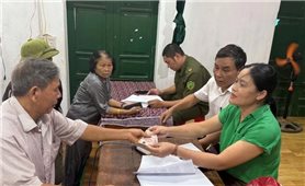 Nhiều xã miền núi Thanh Hóa trao quà Tết Độc lập cho Nhân dân