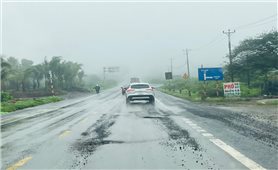 Tuyến Quốc lộ 14 dày đặc “ổ voi, ổ gà”, tiềm ẩn nguy cơ mất an toàn giao thông