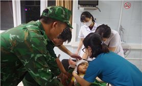 Bộ đội Biên phòng Lai Châu kịp thời cứu cháu bé dân tộc Dao bị ngã cầu, chấn thương nặng