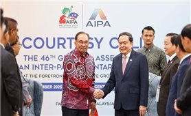 Chủ tịch Quốc hội Trần Thanh Mẫn hội kiến Thủ tướng Malaysia Dato' Seri Anwar Ibrahim
