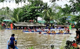 Sôi động giải bơi đua vỏ lãi ở vùng đồng bào Khmer, chào mừng 80 năm Quốc khánh