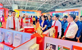 Trải nghiệm thực tế ảo tại triển lãm văn hóa chào mừng Đại hội Đảng bộ Quảng Ninh