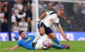 Tottenham thoát thua nhờ khoảnh khắc lóe sáng phút 90+4, Wolves tiếc nuối đánh rơi chiến thắng đầu tay