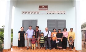 Nhiều phần quà ý nghĩa tặng đồng bào Gia Rai ở xã Ia Chim