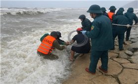 Nhiều nhà tốc mái, hoa màu ngập úng, 5 người thương vong do bão số 10 gây ra