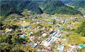 Bắt đầu năm học mới ở những bản làng ở Mường Lống mờ sương