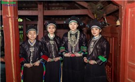 Khám phá nghề chạm bạc của người Nùng Dín ở Tuyên Quang