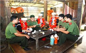 “Bốn cùng” với Nhân dân