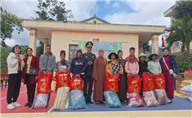 “Xuân Biên phòng, ấm lòng dân bản” hướng về đồng bào Pa Cô