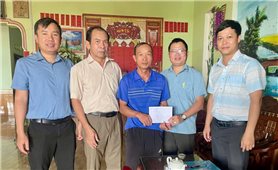 Đảng ủy xã Ea Rốk thăm, chúc mừng các đơn vị, cơ sở tôn giáo, Người có uy tín nhân dịp Đại hội XIV của Đảng