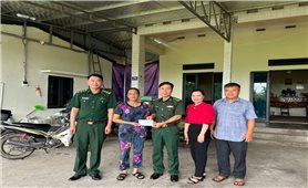 Chiến sĩ Biên phòng Quảng Đức mang Xuân đến với đồng bào