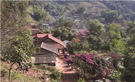 Những ngôi làng đánh thức tình yêu Tổ quốc