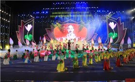 Lung linh sắc màu Chương trình nghệ thuật chào mừng thành công Đại hội Đảng ở tỉnh biên giới Lào Cai