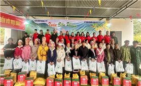 Tết sớm với đồng bào Y Tý