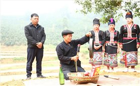 Lên Tây Bắc vui lễ Mừng cơm mới của dân tộc Khơ Mú