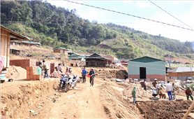 Niềm tin từ những ngôi nhà mới giữa đại ngàn Măng Ri