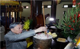 Tổng Bí thư Tô Lâm dâng hương tưởng niệm các lãnh đạo tiền bối của Đảng