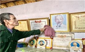 Người Co nhớ ơn Bác Hồ