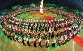 Vun bồi thế trận lòng dân, kiến tạo phát triển bao trùm