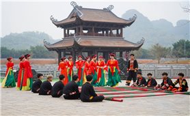 Du lịch Ninh Bình tăng tốc đầu năm, Thung Ui hút khách ngày Xuân