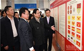 Thủ tướng Phạm Minh Chính kiểm tra công tác phục vụ vận tải dịp Tết tại Ga Hà Nội