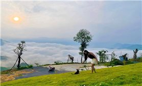 Về Mường Cúc đón Tết Doi, săn mây Đèo Cón