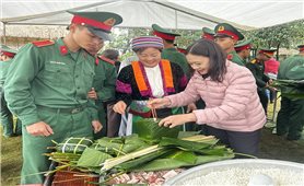 “Bánh chưng xanh - Tết vì người nghèo” 2026: Ấm áp nghĩa tình