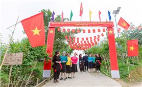 Đồng bào dân tộc tại các địa phương nô nức đi bầu cử