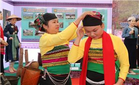 Duyên dáng trang phục truyền thống của người Mường