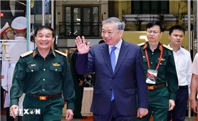 Tổng Bí thư và Chủ tịch Quốc hội dự chương trình nghệ thuật 