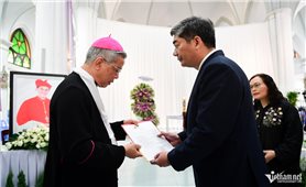 Lãnh đạo Bộ Dân tộc và Tôn giáo viếng Đức Hồng y Gioan Baotixita Phạm Minh Mẫn