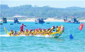 Tháng Ba về, biển Quảng Ngãi vào hội cầu ngư