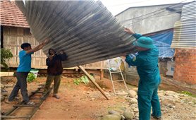 Quảng Ngãi: Khắc phục hậu quả lốc xoáy làm hư hỏng 116 căn nhà ở Ba Vì