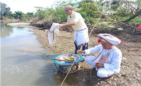 Huyền bí nghi lễ “tống ôn” ra biển của người Chăm