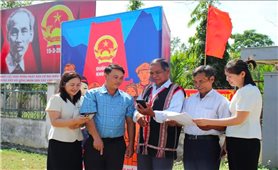 Tuyên truyền, vận động Nhân dân vùng đồng bào các tôn giáo, vùng đồng bào DTTS tham gia bầu cử