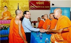 Bộ trưởng Nguyễn Đình Khang: 