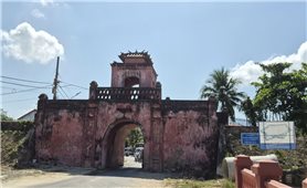 Chấn chỉnh tình trạng xả thải, lấn chiếm mặt bằng tại công trình tu bổ Di tích Thành cổ Diên Khánh