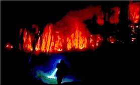 Cháy rừng trong đêm, hơn 200 người tham gia dập lửa