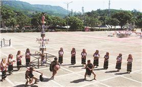 Người giữ nhịp chiêng dân tộc Co