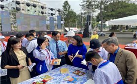 Gia Lai tặng sách cho thư viện ở vùng đồng bào DTTS, vùng biên giới, hải đảo