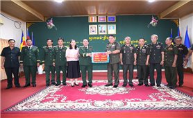Thăm, chúc Tết các đơn vị Quân đội Hoàng gia Campuchia nhân dịp Tết cổ truyền Chôl Chnăm Thmây