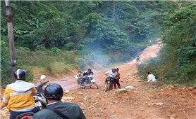 Giao thông trắc trở đang “trói chặt” cơ hội phát triển của đồng bào Đan Lai ở Pù Mát