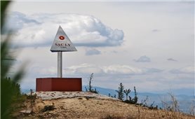 Gió “kể chuyện” trên đồi Sạc Ly